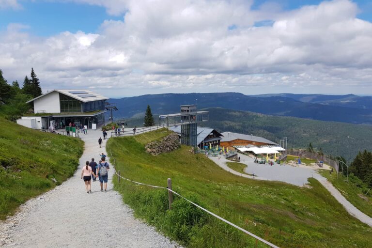 Arberschutzhaus a horní stanice lanovky